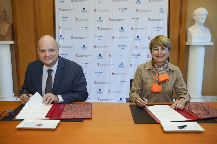 signature CNES